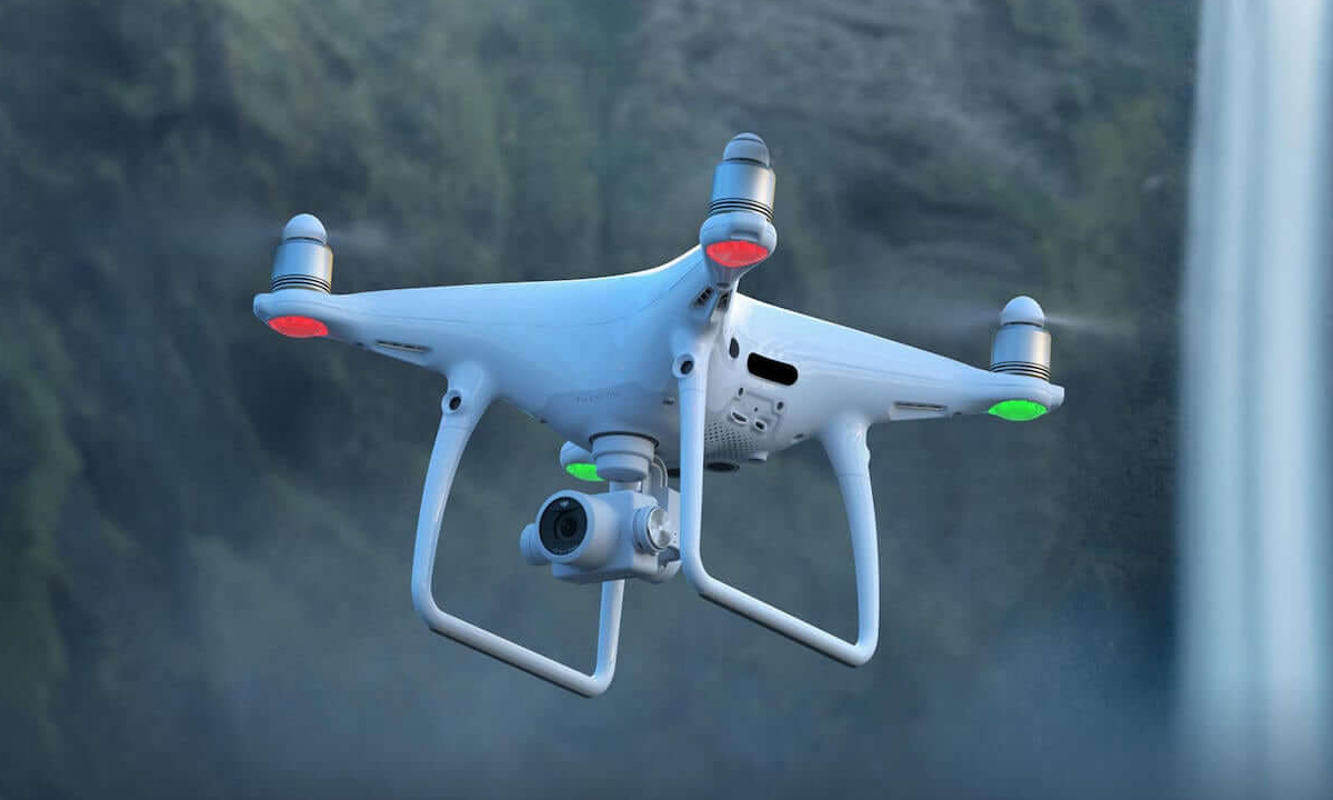 https://squadrone.pl/wp-content/uploads/2023/04/DJI-PHANTOM-4-PRO-Plus-1200x720-1.jpg