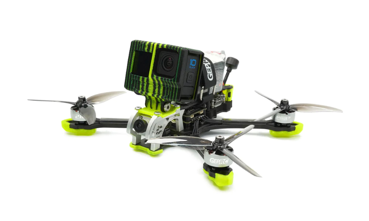 https://squadrone.pl/wp-content/uploads/2023/04/FPV-DRONE-1200x720-1.jpg